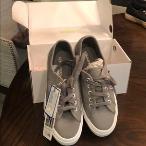 Women's 2750 Cotu Canvas Lace-Up Sneakers